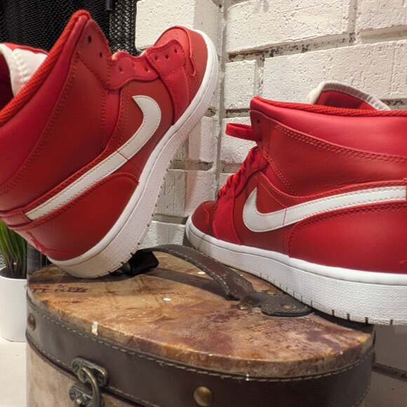 Air Jordan 1 Mid 'Gym Red 2.0' Red/White Sneakers - Picture 3 of 16